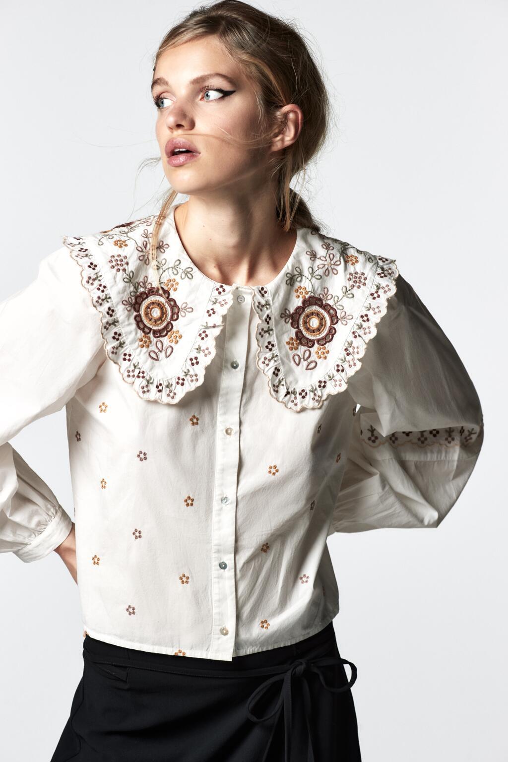 OOTDGIRL Spring Women Flower Embroidery Peter Pan Collar White Shirt Female Long Sleeve Blouse Lady Loose Tops Blusas